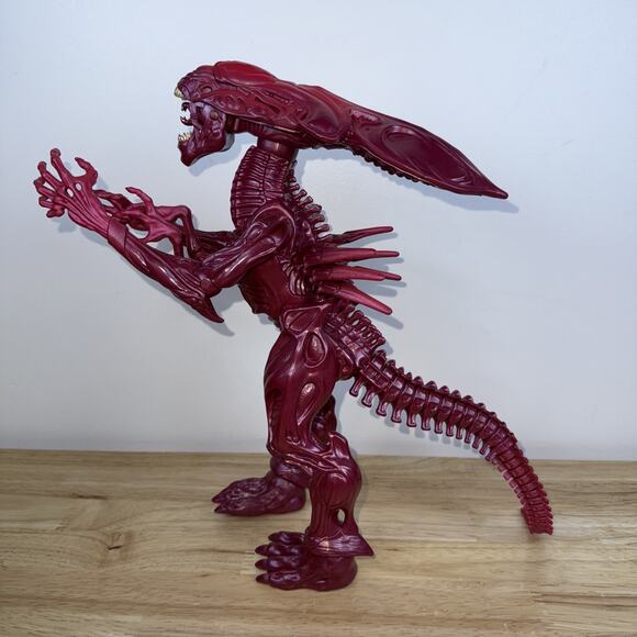Lanard PREDATOR ALIEN QUEEN 12" Poseable Action Figures 2020 Walmart Exclusive - Picture 4 of 9